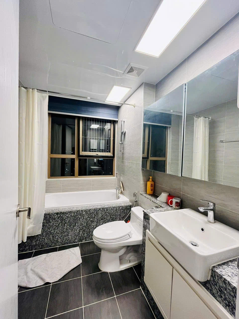 z5759242121215 92acf610c9d3235e35707105d4889e61